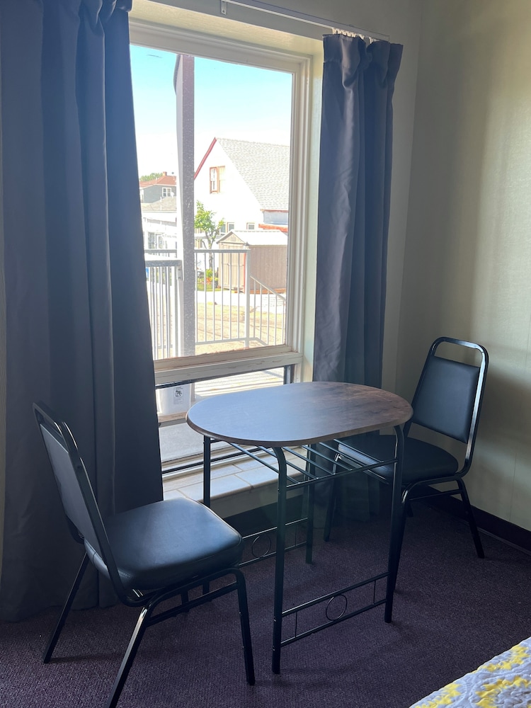 midtown inn and suites