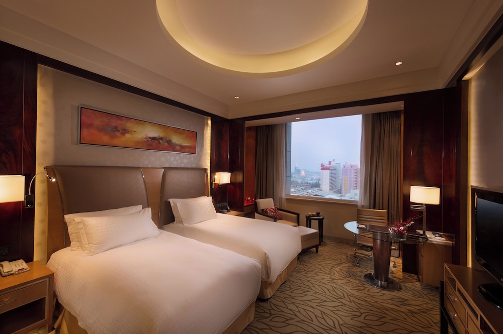 doubletree by hilton hotel qinghai golmud