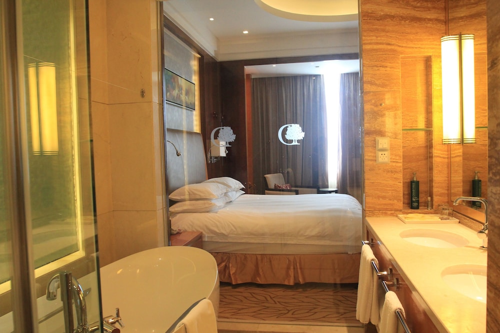 doubletree by hilton hotel qinghai golmud