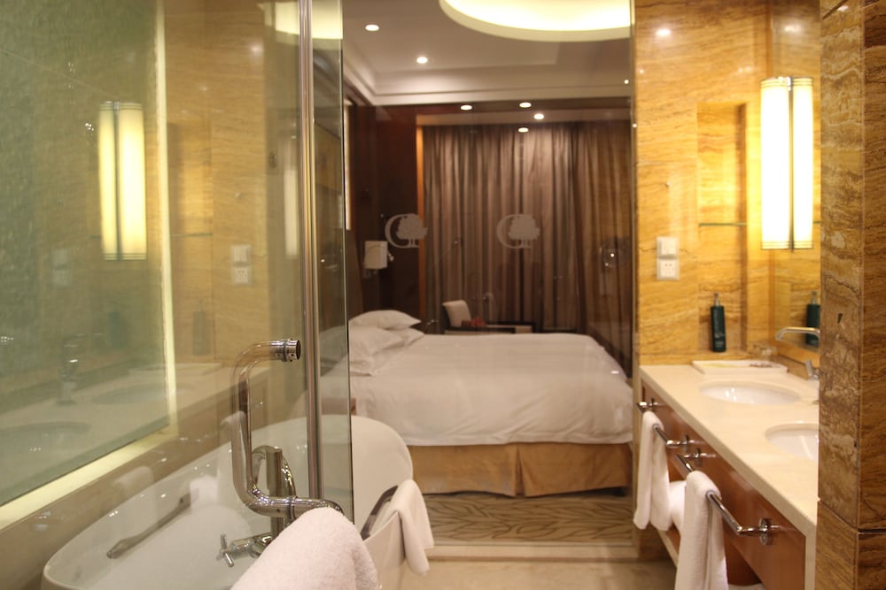 doubletree by hilton hotel qinghai golmud