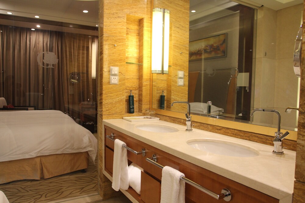 doubletree by hilton hotel qinghai golmud