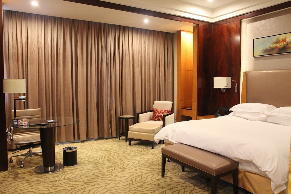 doubletree by hilton hotel qinghai golmud
