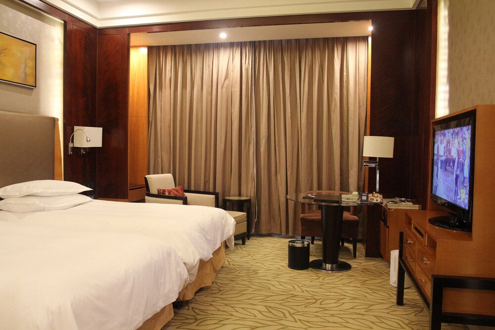doubletree by hilton hotel qinghai golmud