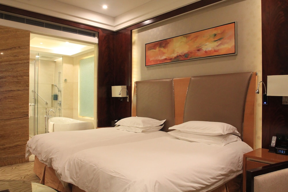 doubletree by hilton hotel qinghai golmud