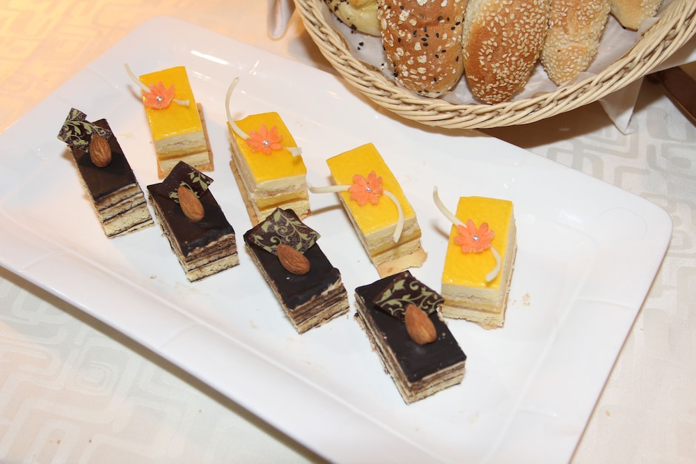 doubletree by hilton hotel qinghai golmud