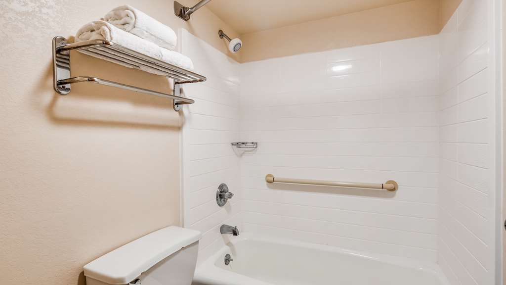 best western inn and suites of macon