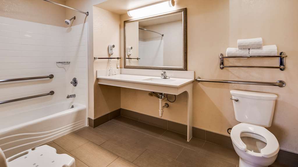 best western inn and suites of macon
