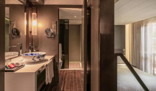 amoy by far east hospitality