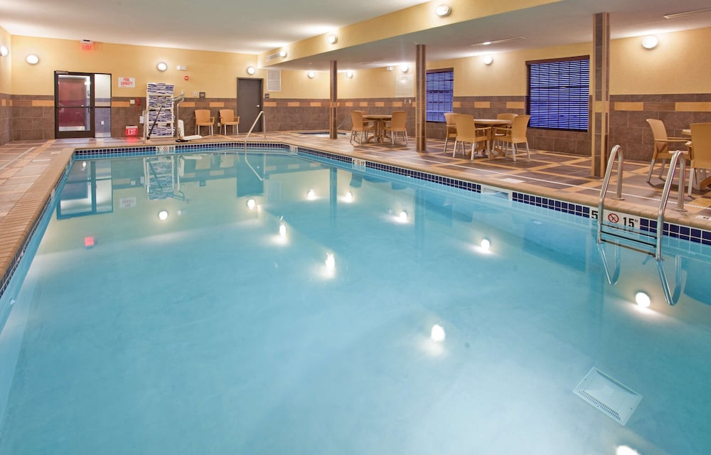 hampton inn and suites dickinson