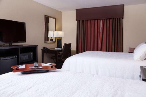 hampton inn and suites dickinson