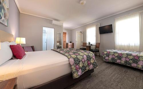 coachmans inn warwick