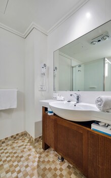 coachmans inn warwick