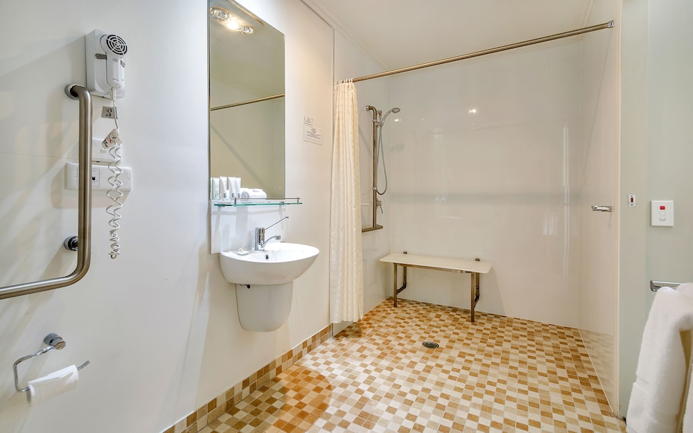 coachmans inn warwick