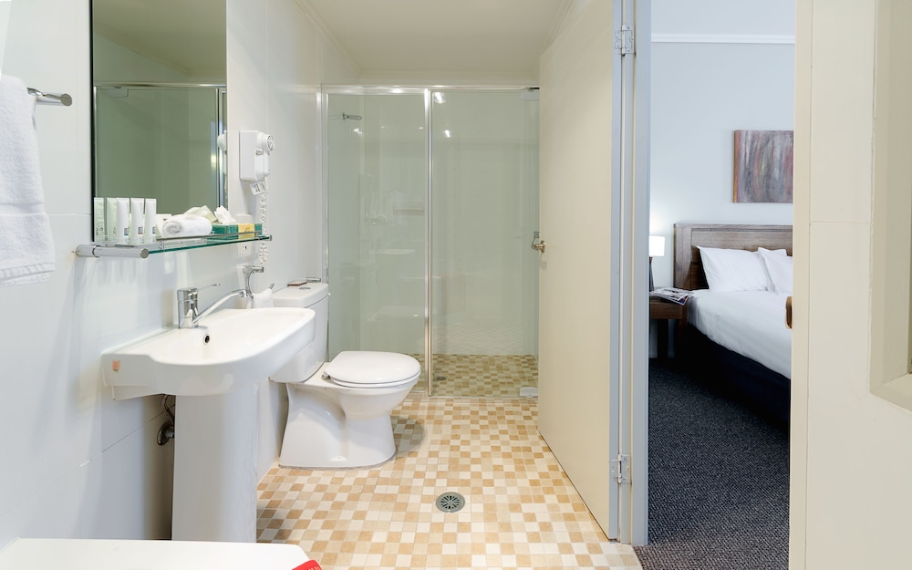 coachmans inn warwick