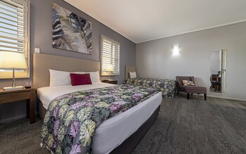 coachmans inn warwick