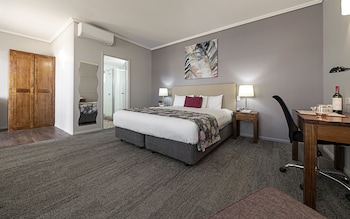 coachmans inn warwick