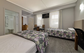 coachmans inn warwick