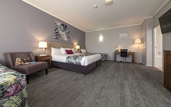 coachmans inn warwick