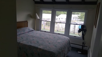 village green motel