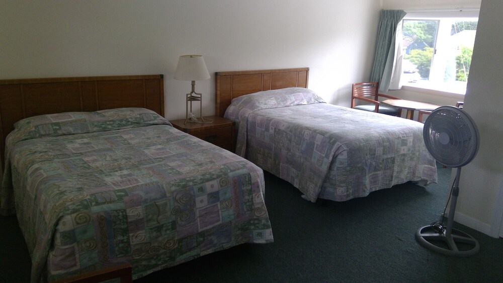 village green motel