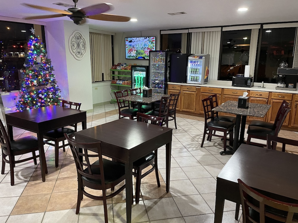 del rio inn