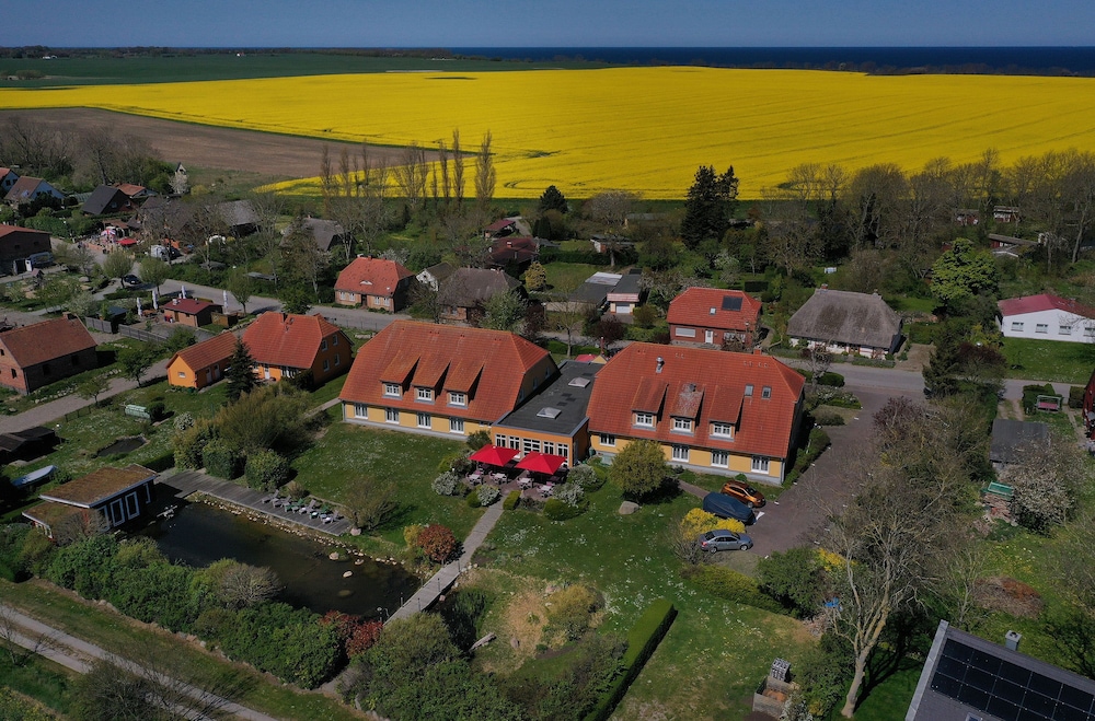 hotel and restaurant zum kap arkona