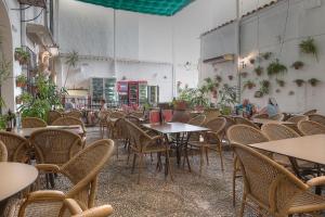 los patios hotel