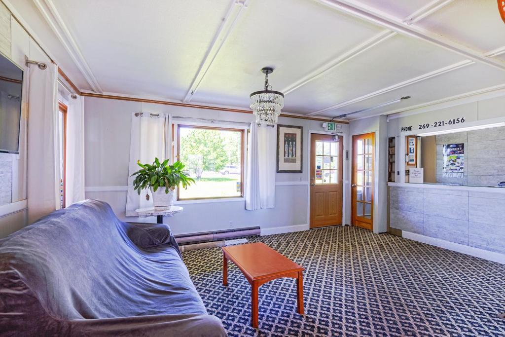 country hearth inn and suites by oyo sturgis