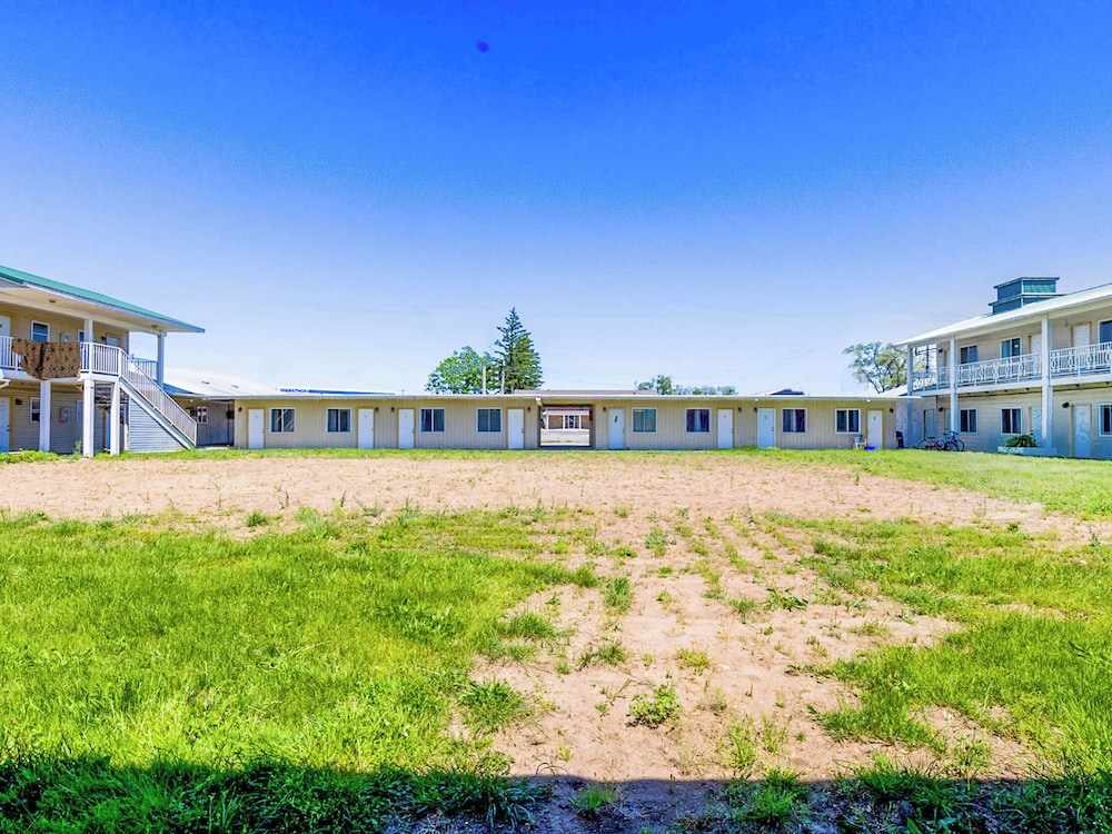 country hearth inn and suites by oyo sturgis