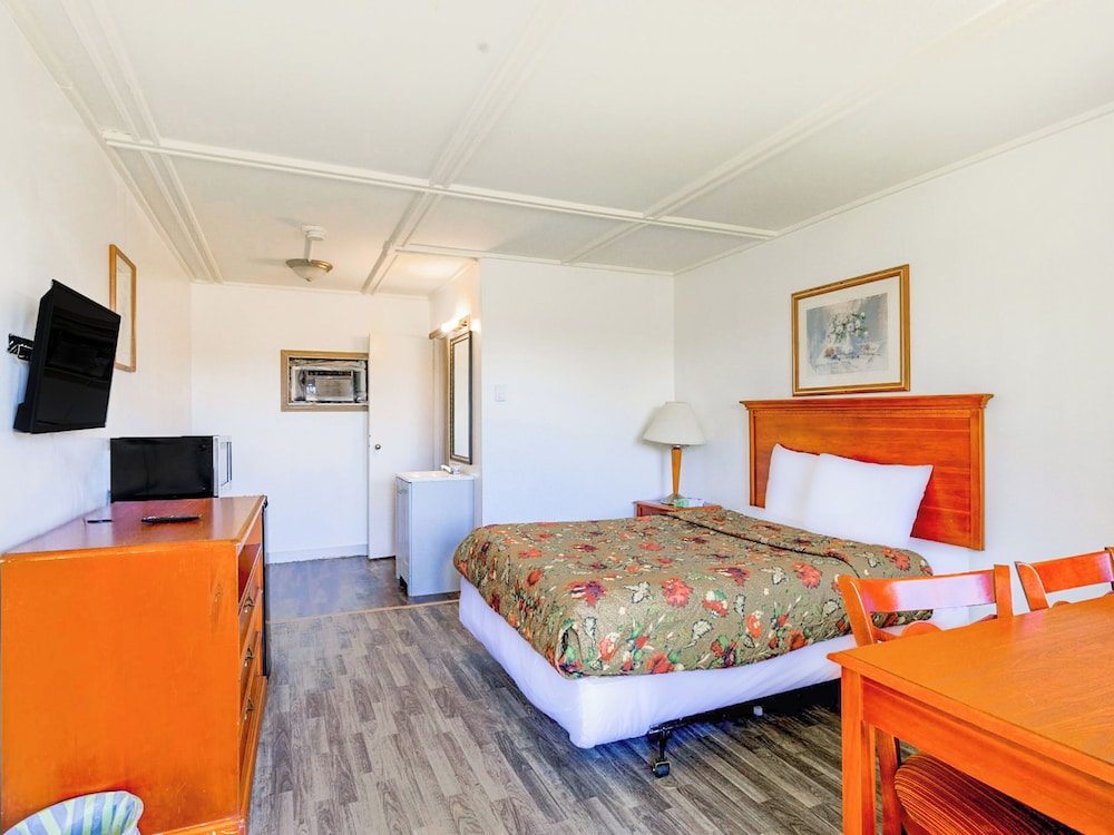 country hearth inn and suites by oyo sturgis