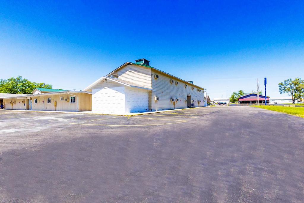country hearth inn and suites by oyo sturgis