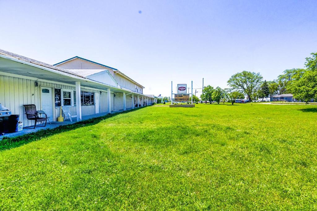 country hearth inn and suites by oyo sturgis