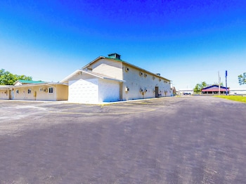 country hearth inn and suites by oyo sturgis