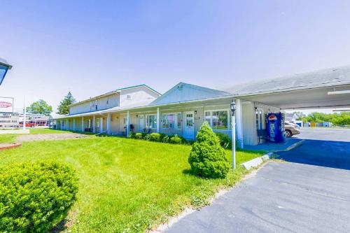 Country Hearth Inn & Suites By Oyo Sturgis,Sturgis>>Kalamazoo,2 star