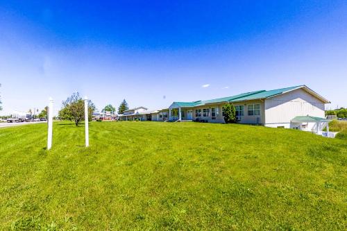 Country Hearth Inn & Suites By Oyo Sturgis,Sturgis>>Kalamazoo,2 star