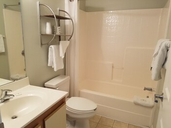 affordable suites shelby