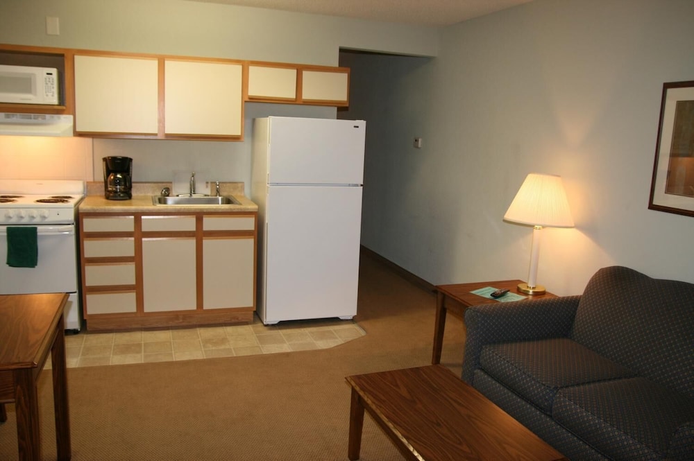 affordable suites shelby