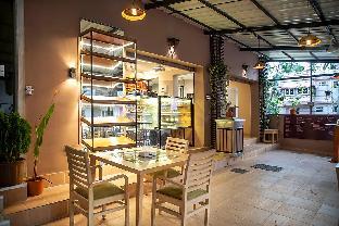 The Palm Air Hotel,,3 star