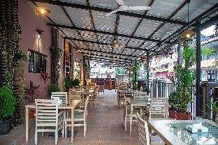 The Palm Air Hotel,,3 star