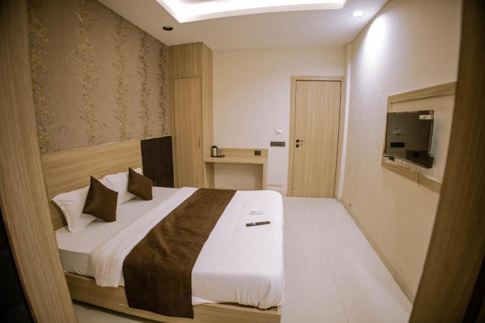 hotel sundaram palace ujjain