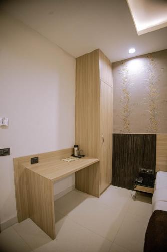 Hotel Sundaram Palace Ujjain,21/4 Mahakal Marg Bhishma Nagar,Mahakal Marg, Ujjain,0 star