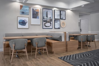 Homewood Suites By Hilton Newark-Cranford,Fords>>Cranford,3 star