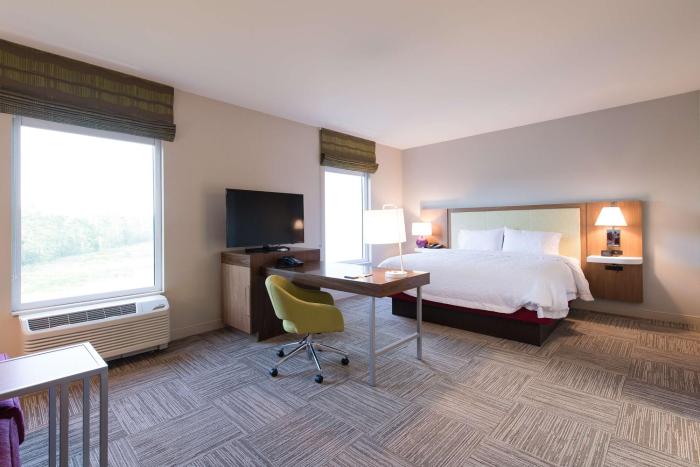 hampton inn and suites fayetteville