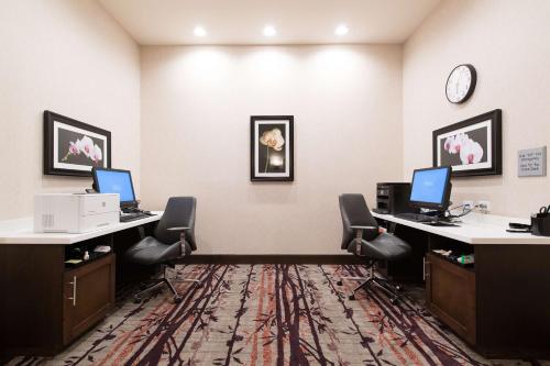hampton inn and suites fayetteville