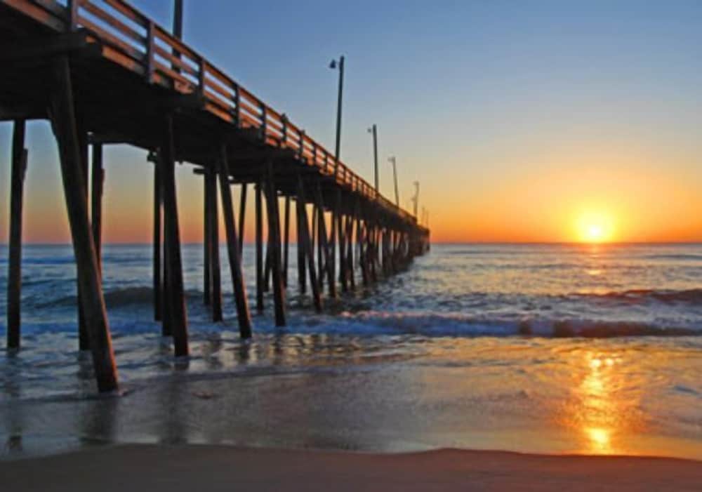golden sands carolina beach oceanfront tapestry by hilton