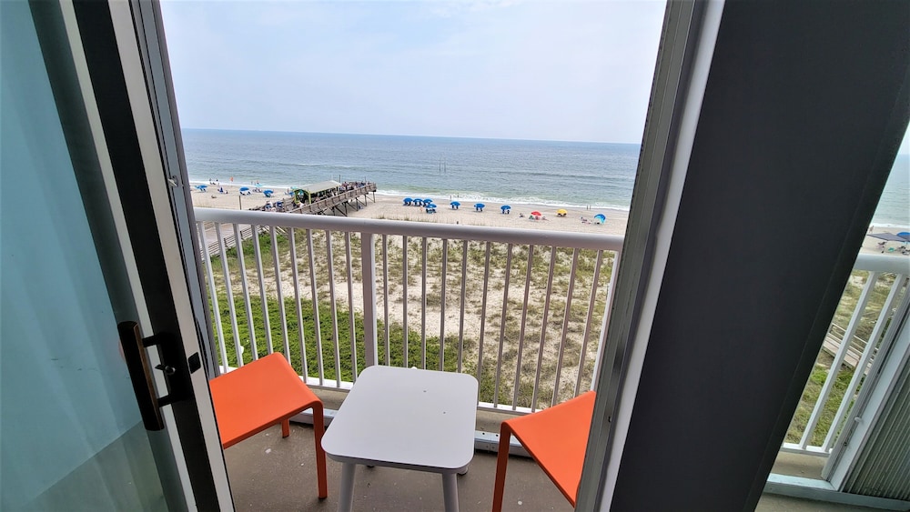 golden sands carolina beach oceanfront tapestry by hilton
