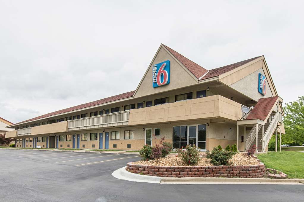 motel 6 overland park ks