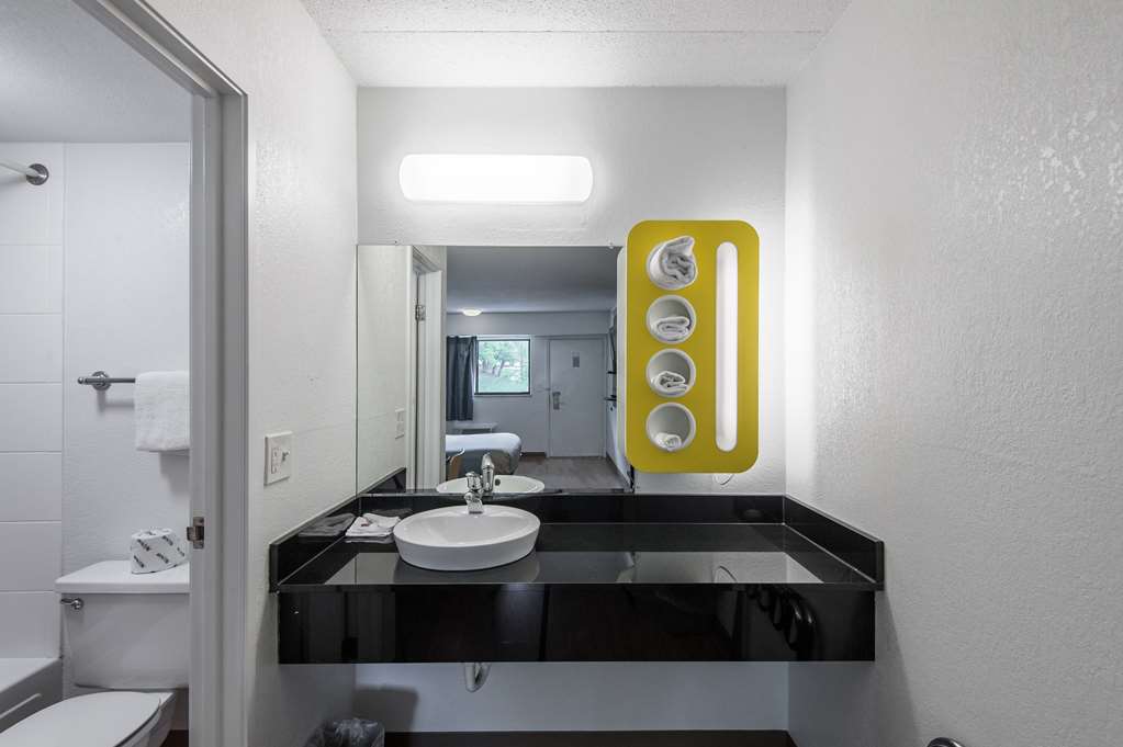 motel 6 overland park ks