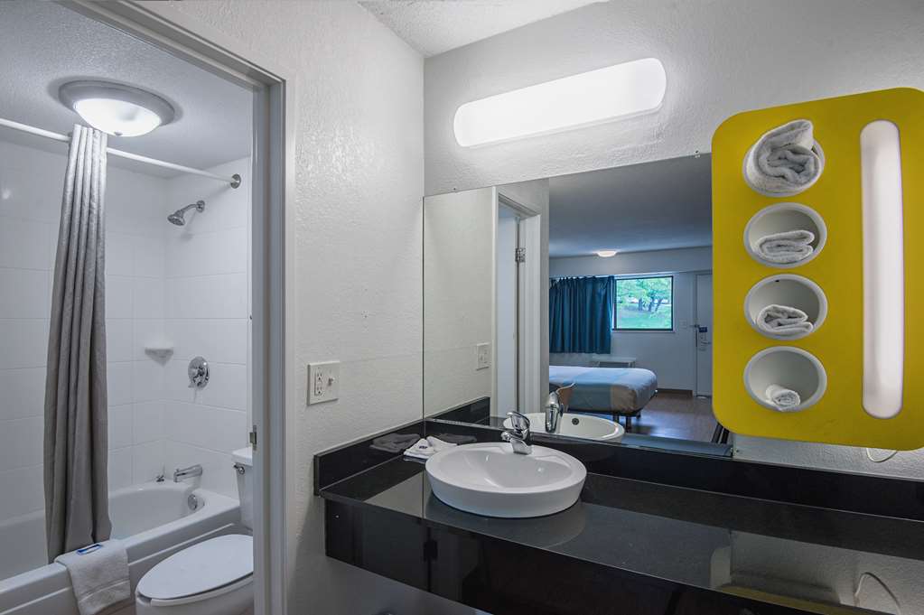 motel 6 overland park ks