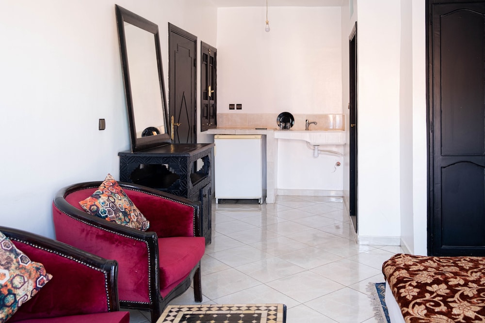 apart hotel larbi